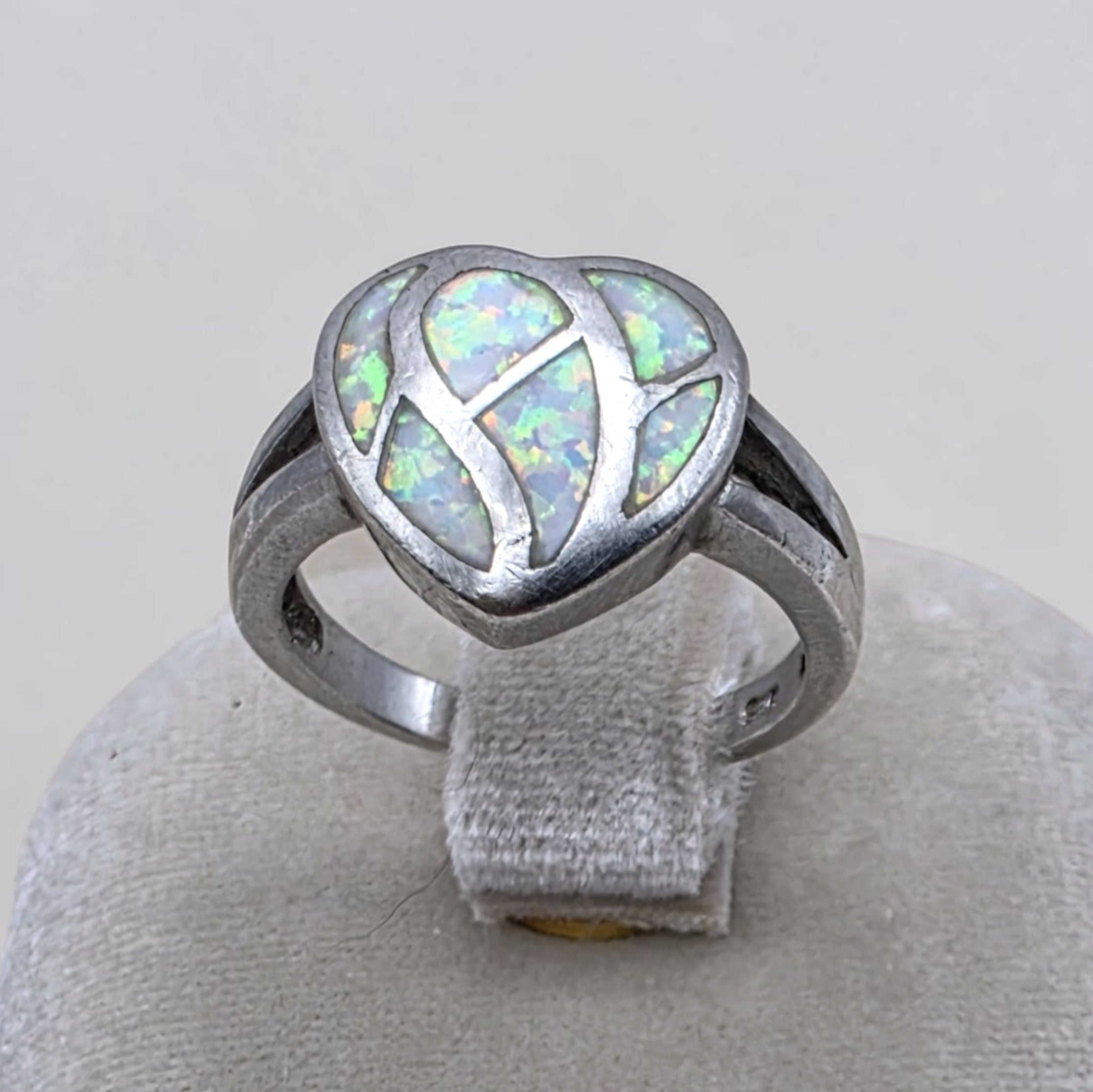 Vintage Sterling Silver White Simulated Opal Inlay Heart Ring Size 7 925