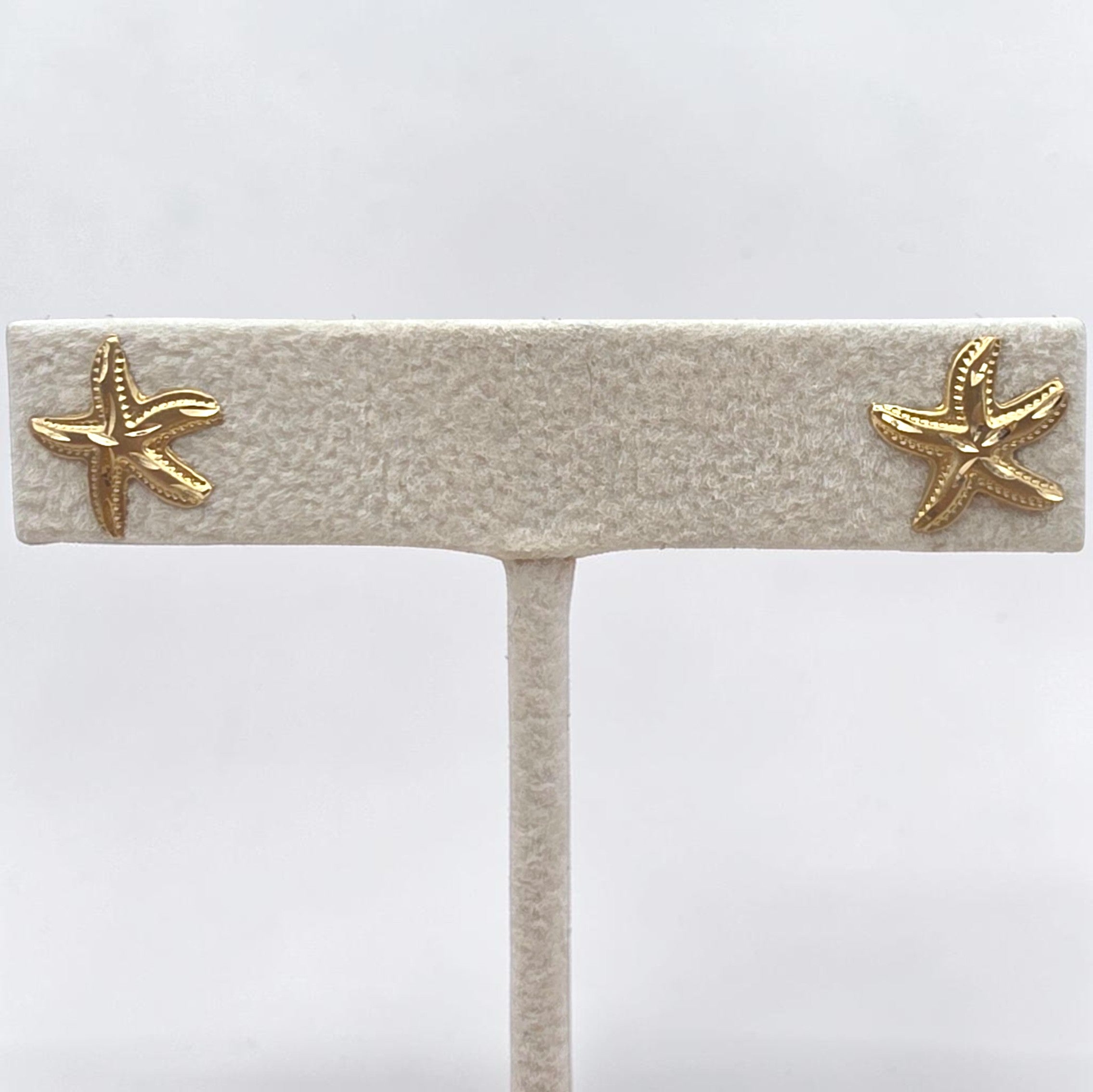 Vintage 14K Solid Gold Diamond Cut Dainty Starfish Stud Earrings