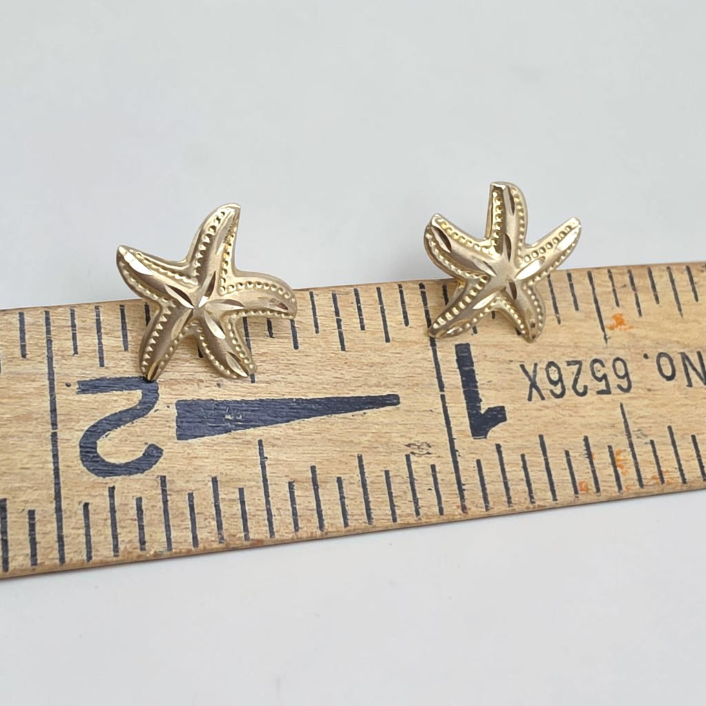 Vintage 14K Solid Gold Diamond Cut Dainty Starfish Stud Earrings