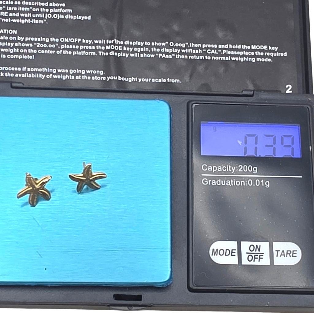 Vintage 14K Solid Gold Diamond Cut Dainty Starfish Stud Earrings