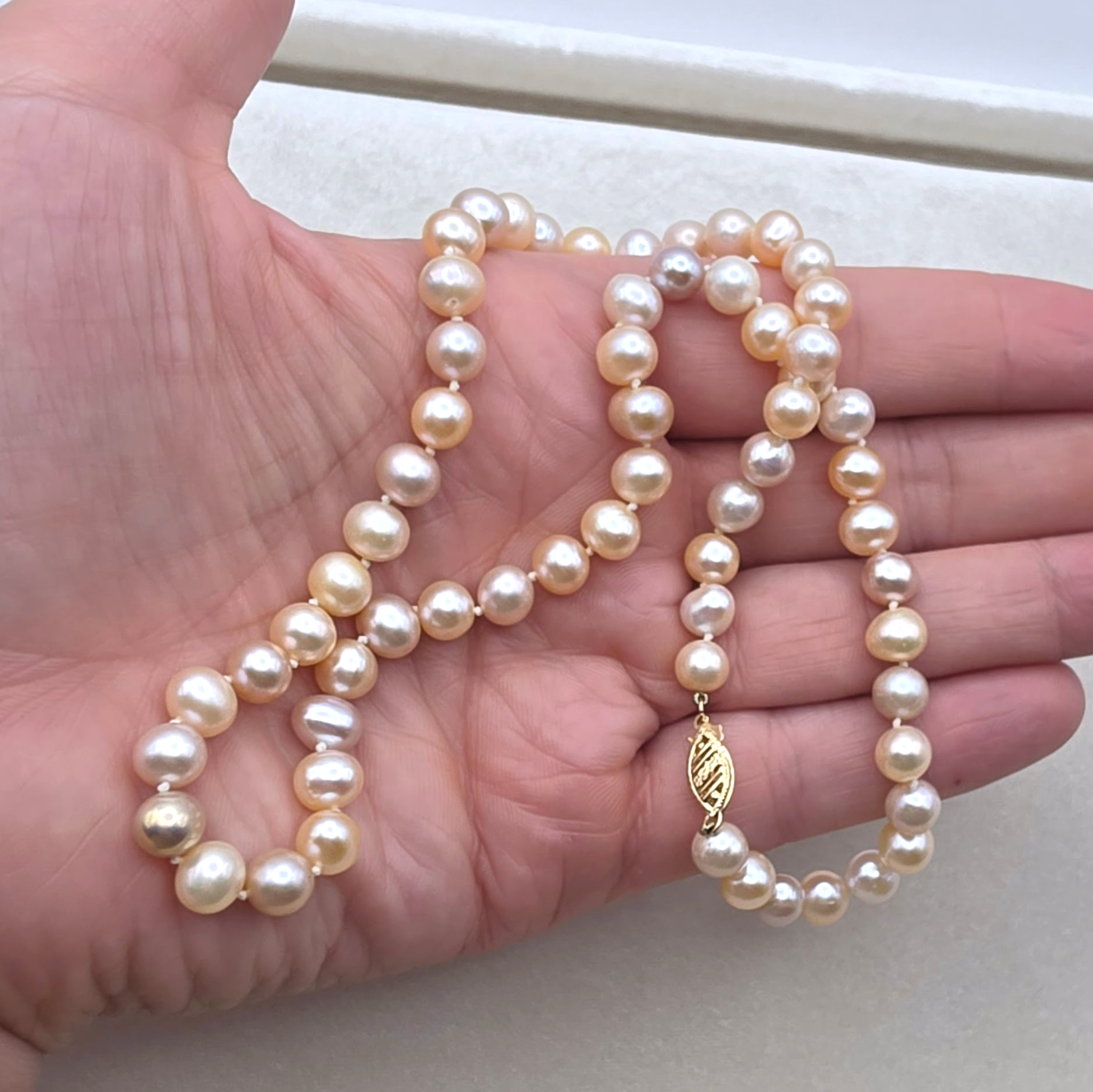 Vintage 14K Gold Freshwater Pearl Necklace 18" Knotted Multitone Pink Pearls