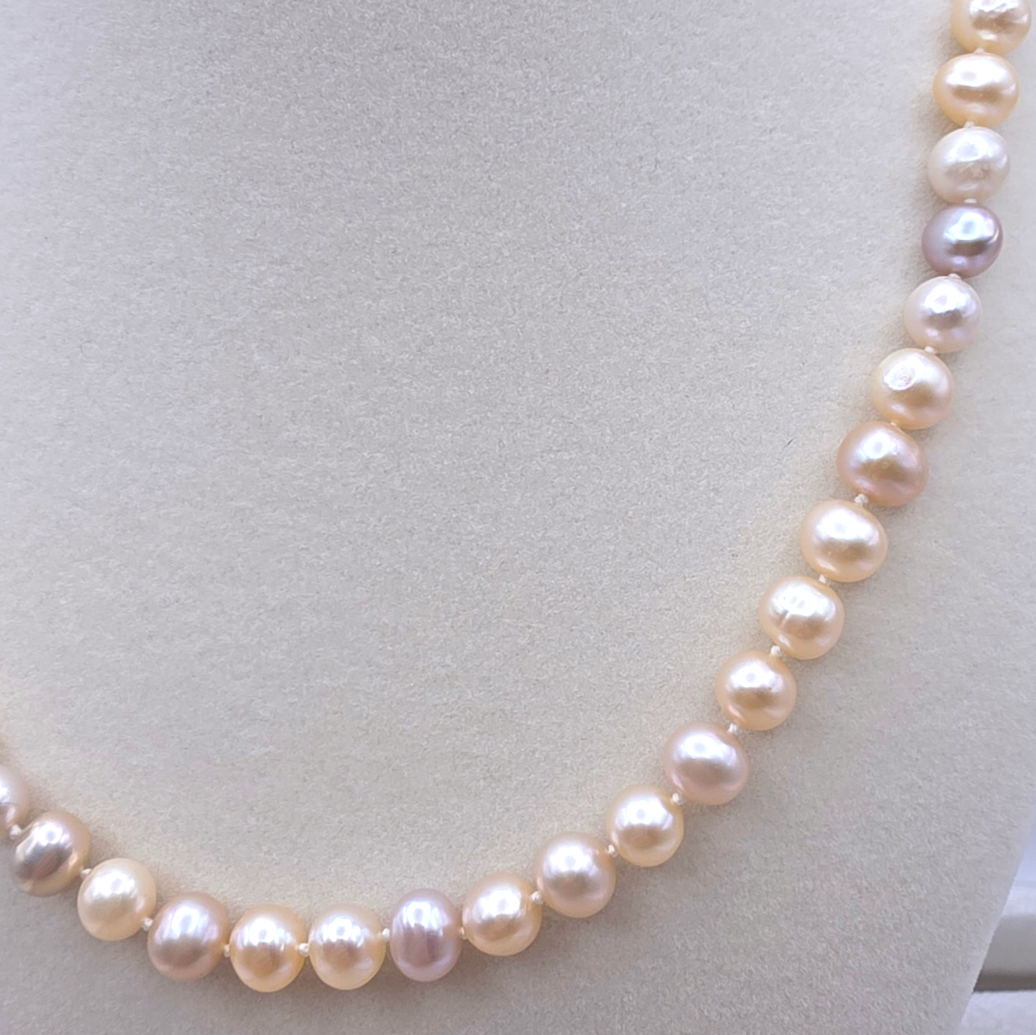 Vintage 14K Gold Freshwater Pearl Necklace 18" Knotted Multitone Pink Pearls