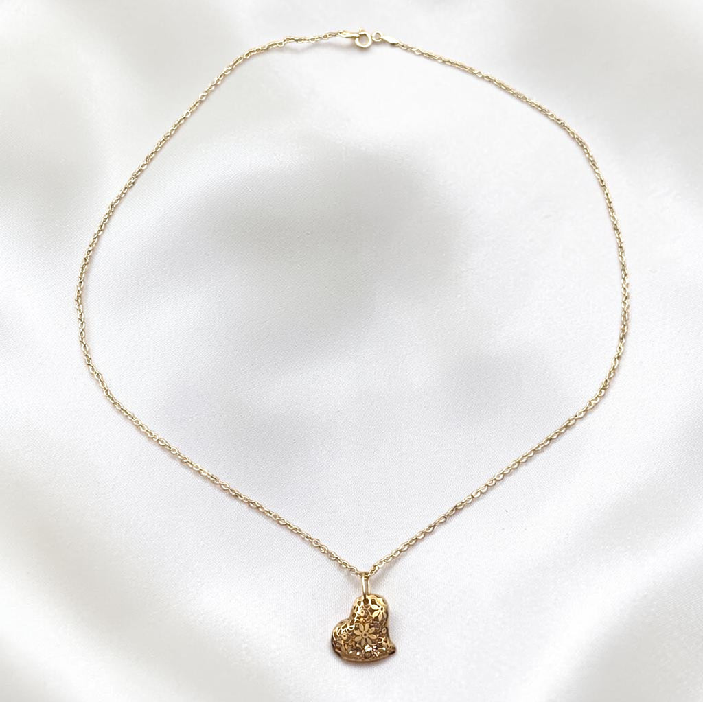 Vintage Italian 14K Gold Delicate Floral Openwork Puffy Heart Pendant Necklace