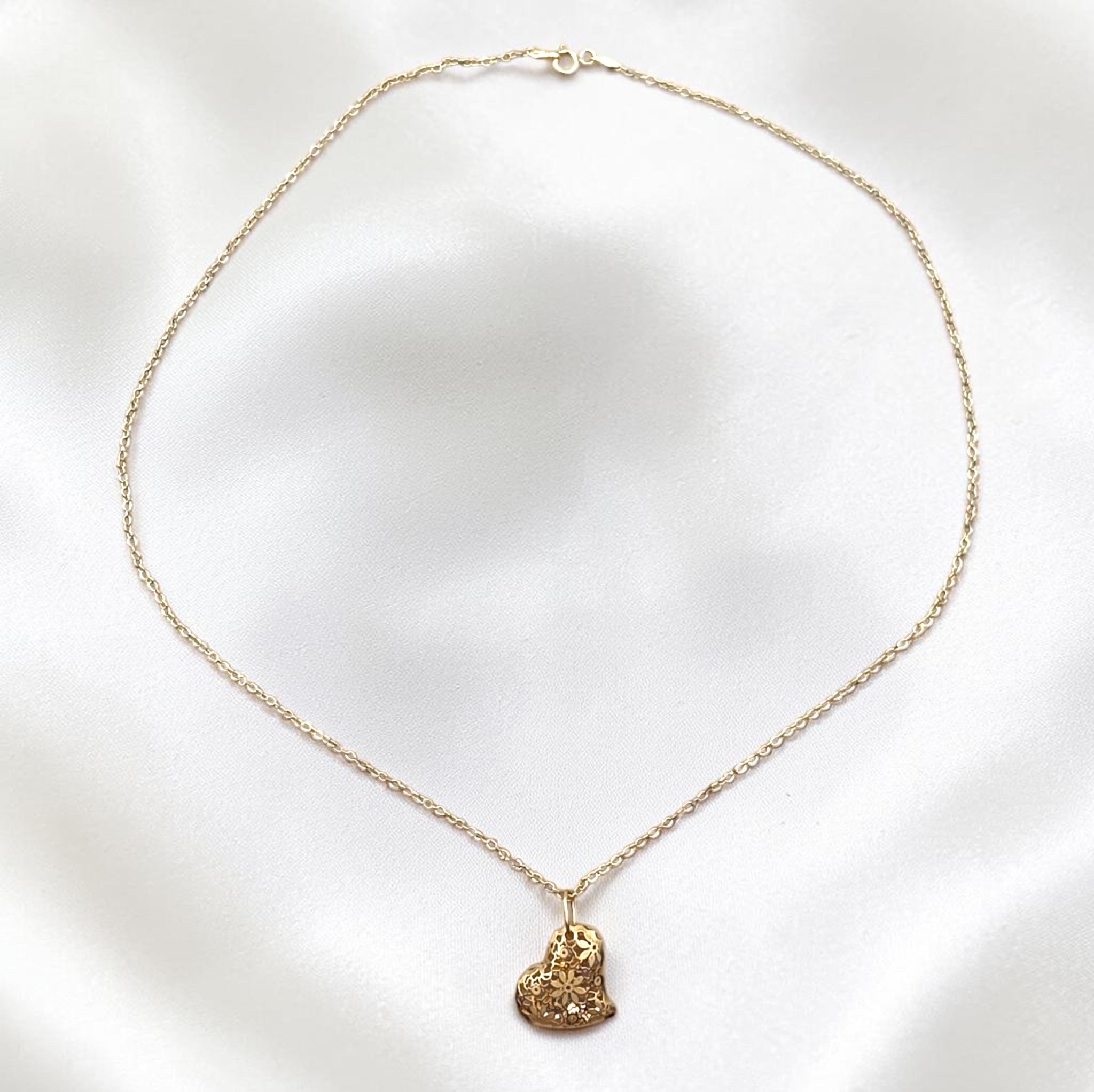 Vintage Italian 14K Gold Delicate Floral Openwork Puffy Heart Pendant Necklace