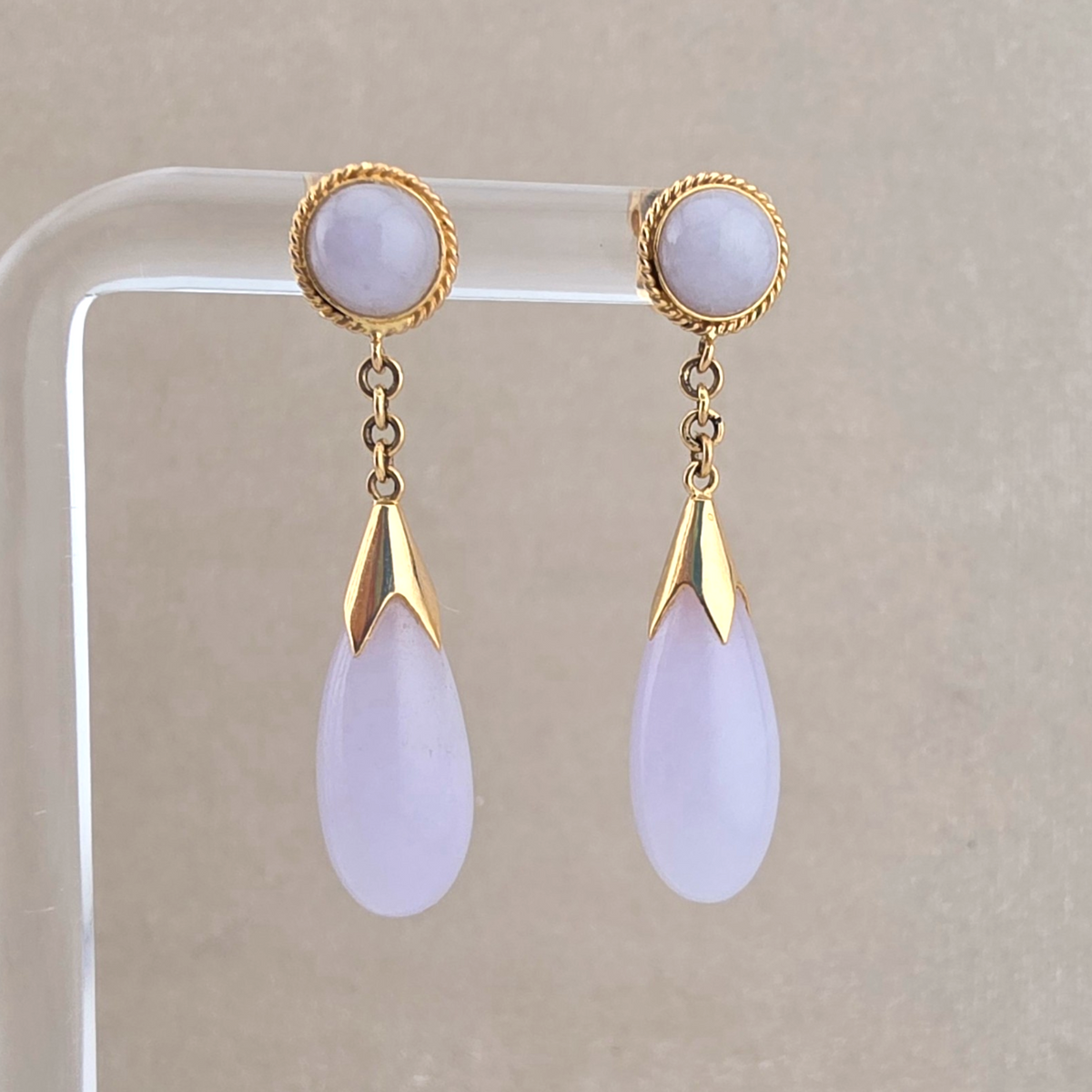 Vintage 14K Gold Icy Lavender Jadeite Jade Dangle Drop Earrings