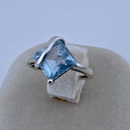 Vintage 10K White Gold Blue Topaz Modernist Ring Size 6