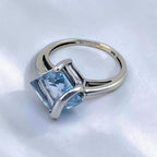 Vintage 10K White Gold Blue Topaz Modernist Ring Size 6
