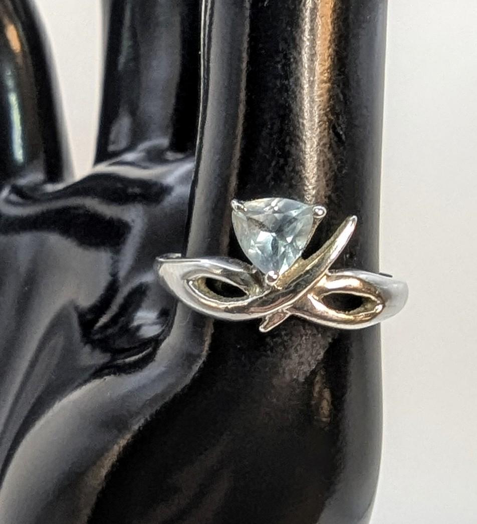 Vintage Sterling Silver Natural Sky Blue Topaz Statement Ring Size 8.5