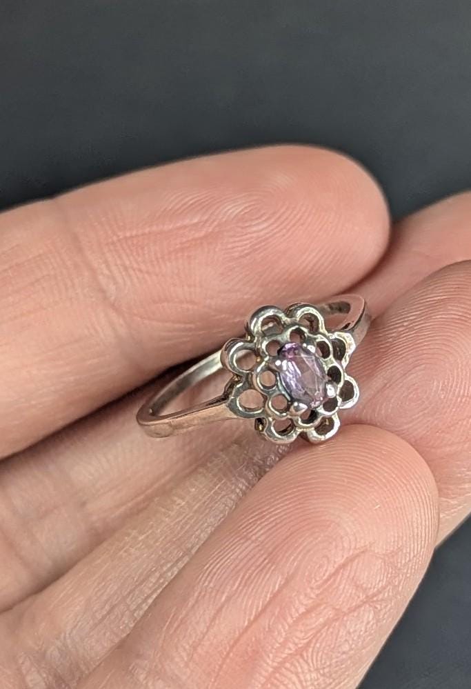 Vintage Sterling Silver and Oval Amethyst Ring, Floral Design Size 6.5