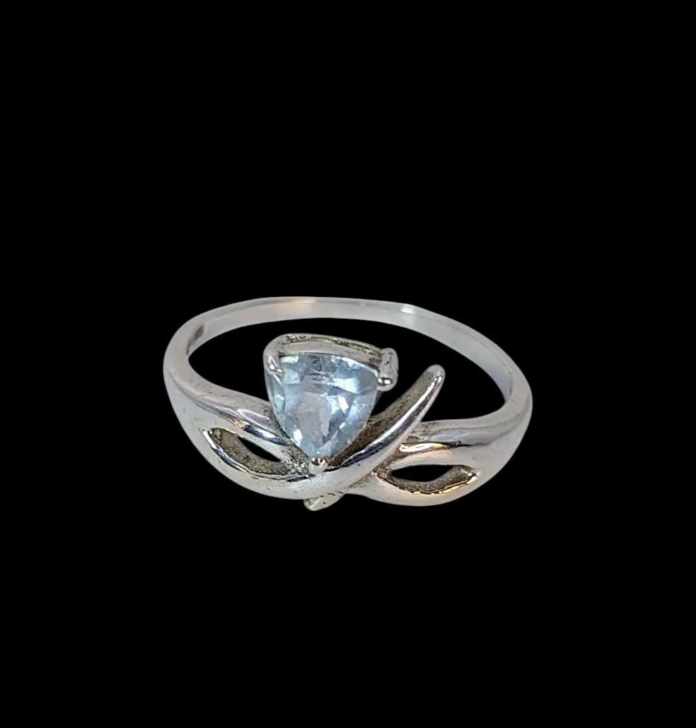 Vintage Sterling Silver Natural Sky Blue Topaz Statement Ring Size 8.5