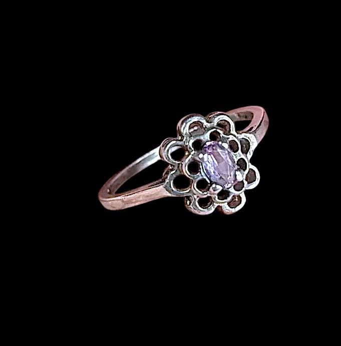 Vintage Sterling Silver and Oval Amethyst Ring, Floral Design Size 6.5