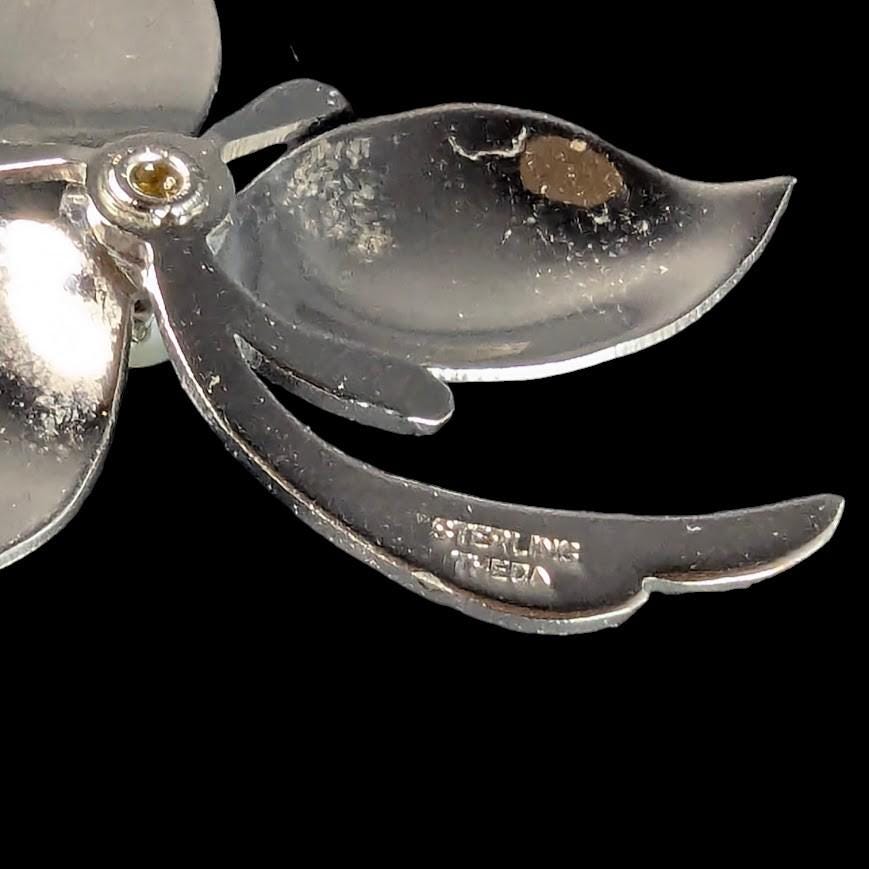 Vintage Sterling Silver Leaf Brooch with Freshwater Pearl – Signed 925 Theda