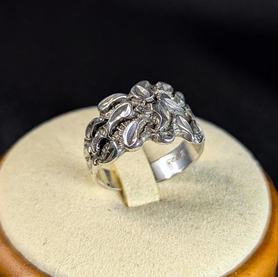 Vintage Sterling Silver Artisan Carved Floral Leaf Ring - Size 9.25
