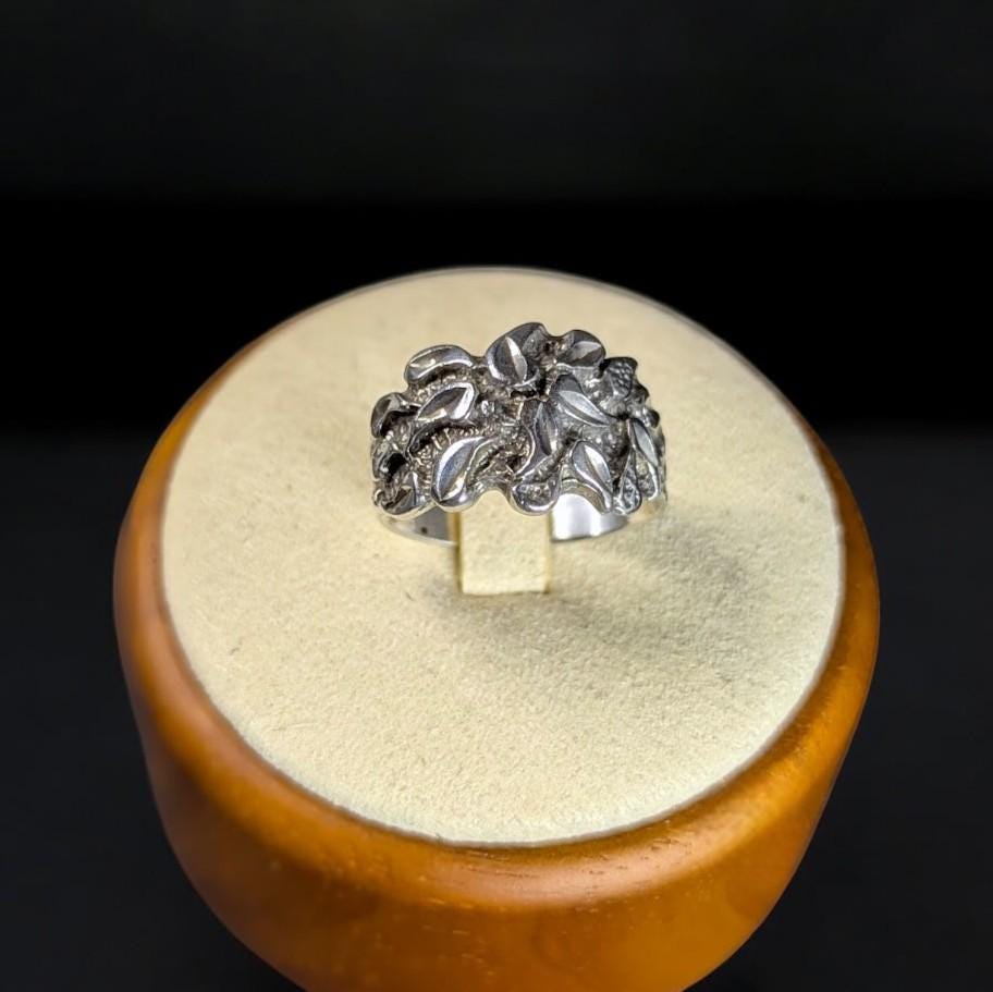 Vintage Sterling Silver Artisan Carved Floral Leaf Ring - Size 9.25