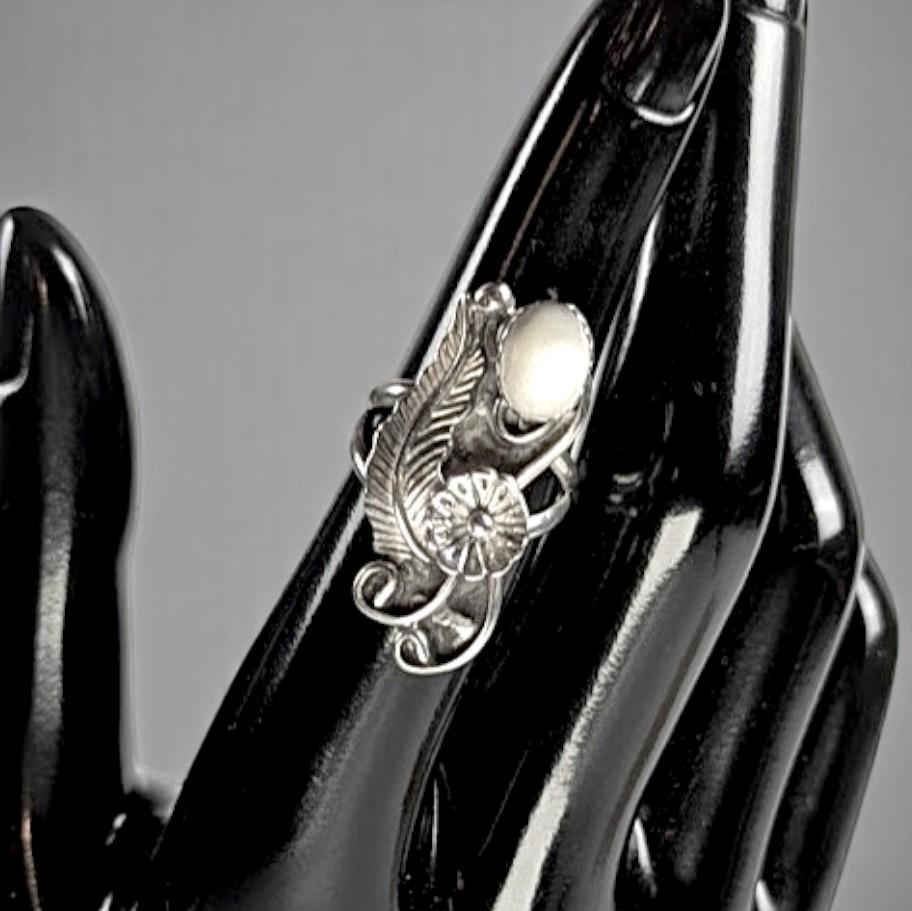 Vintage Sterling Silver Mother of Pearl Ring: Southwestern Floral Feather, Size 5.75