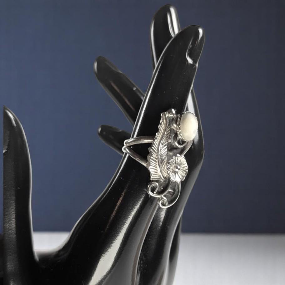 Vintage Sterling Silver Mother of Pearl Ring: Southwestern Floral Feather, Size 5.75