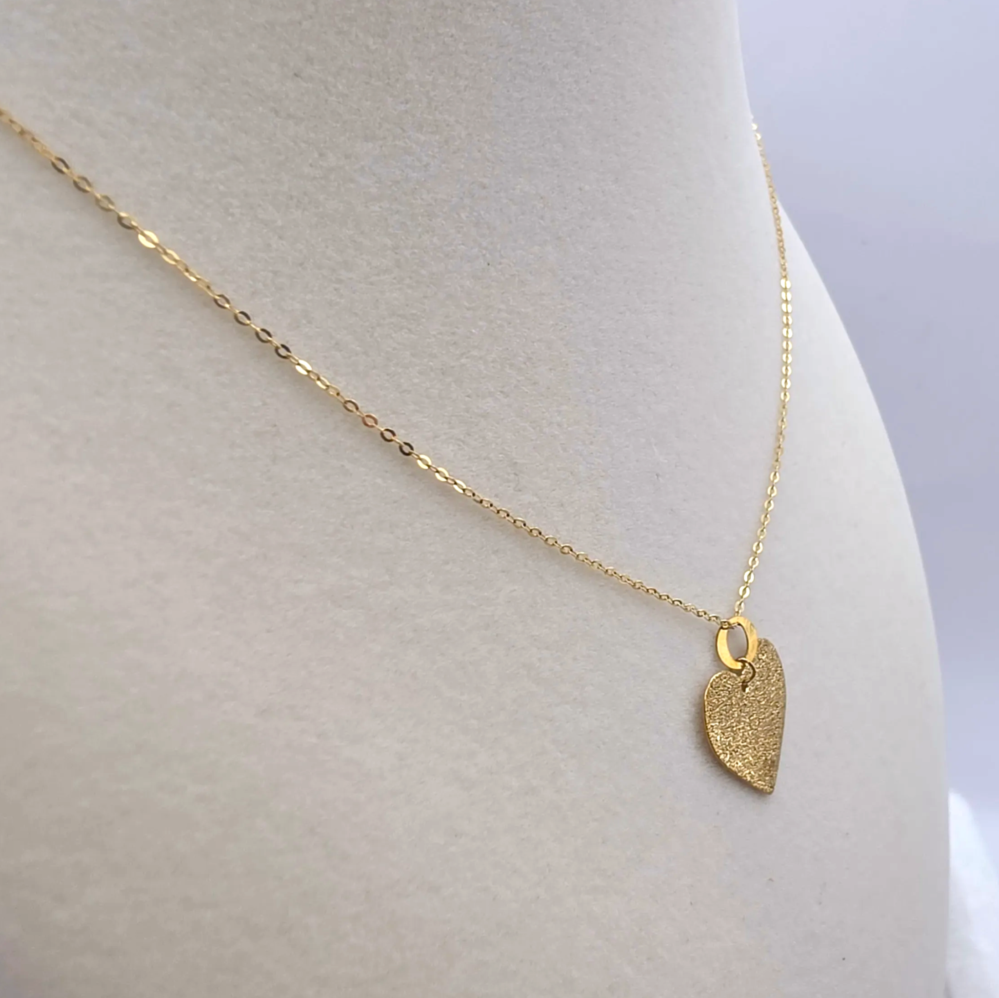 Vintage Italian 14K Gold Dainty Textured Heart Pendant Necklace, 18"